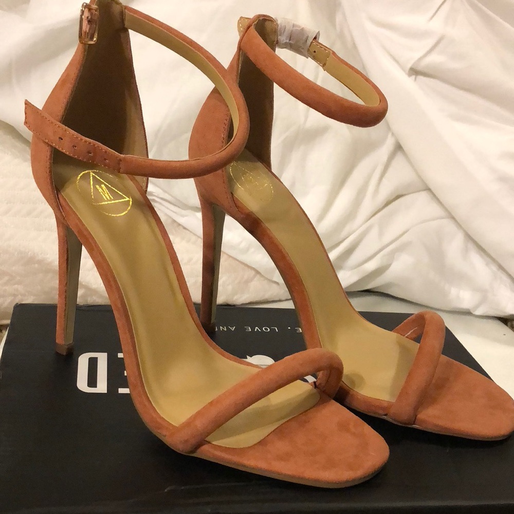 Rose pink rounded strap heeled sandals